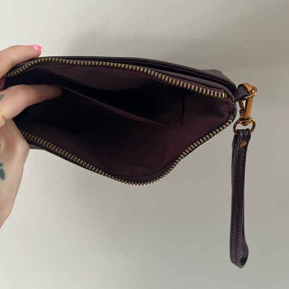 BURGUNDY CLUTCH - Picture 3 of 4